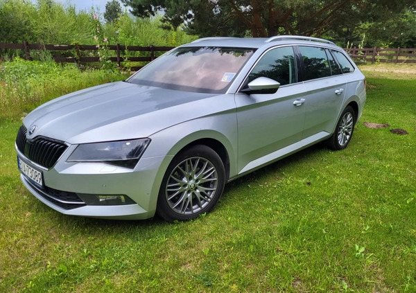 Skoda Superb cena 81900 przebieg: 203000, rok produkcji 2017 z Białystok małe 191